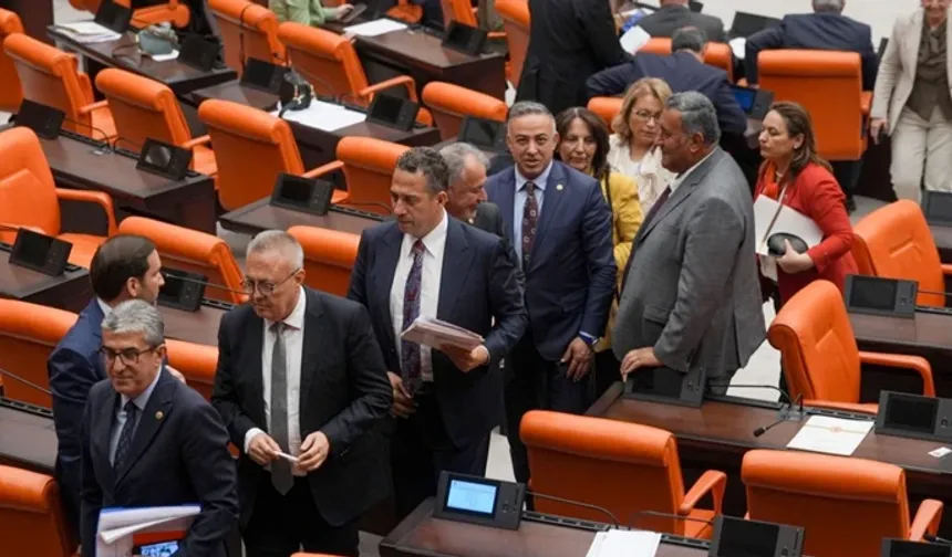 CHP'de deprem etkisi! Yargıtay 9 vekilin üyeliğini sildi, sayı değişti