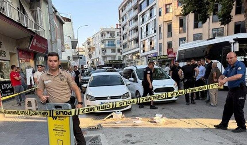 Doğum günü pastası aldığı sırada silahlı saldırıya uğradı