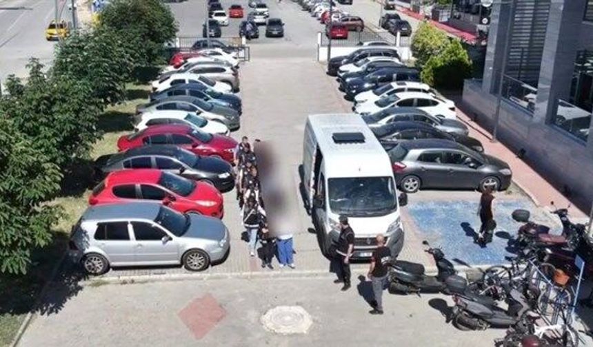 Kamuyu 100 milyon lira zarara uğratan sahte rapor şebekesine operasyon