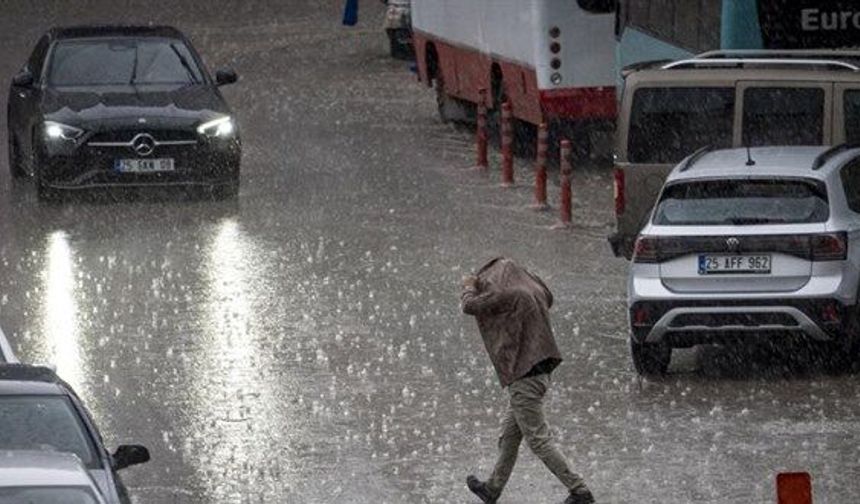 Meteoroloji uyardı: Hava sıcaklıkları yükseliyor, 5 il için kuvvetli yağış alarmı