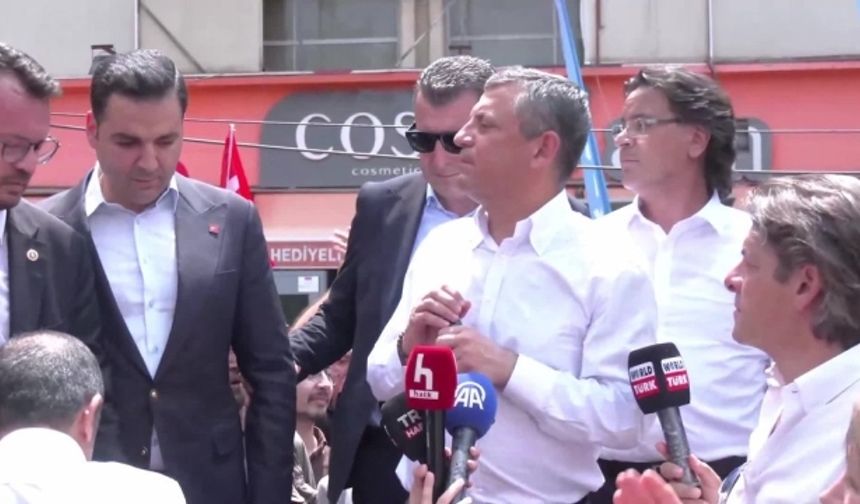 Özgür Özel: “Denizli’de Bir Bankın Üstündeyiz Ama Milletin Gönlündeyiz”