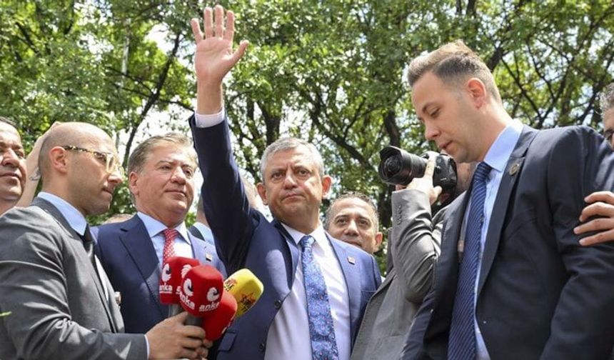 Özgür Özel’den “yeni parti” açıklaması