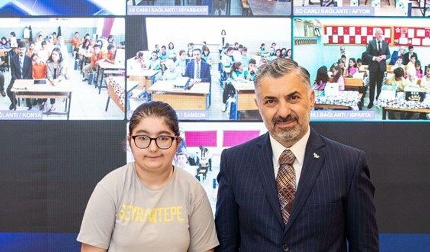 Türk Telekom’dan 5G’li karne buluşması: 7 ilde öğrenciler aynı anda karne heyecanı yaşadı