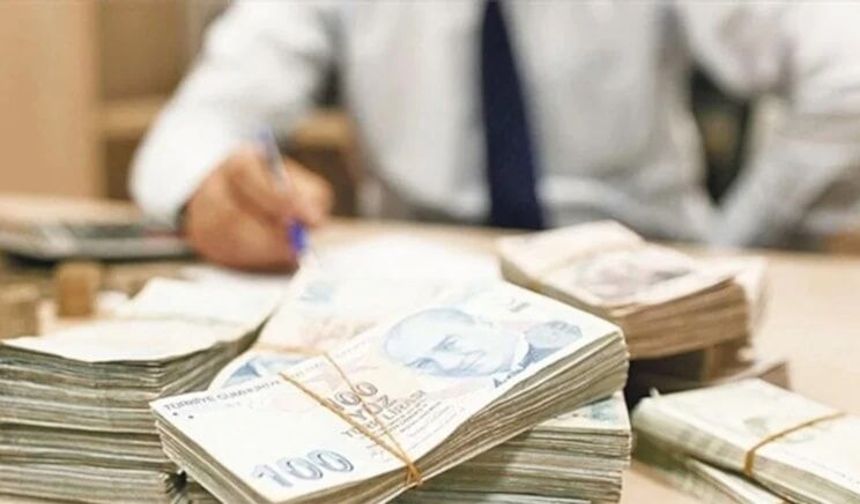 Hazine mayısta yaklaşık 300 milyar TL açık verdi