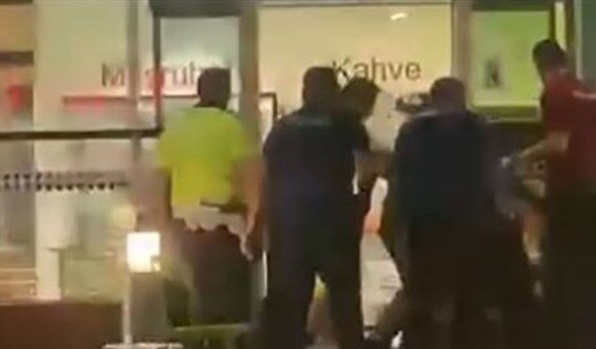 Adnan Menderes Havalimanı'nda bıçaklı saldırı: 4 polis yaralandı