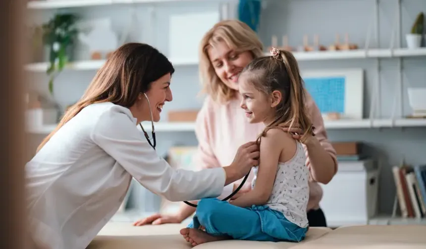Çocuk doktoru kadroları boş kaldı: Prof. Dr. Özgür Kasapçopur gelecekteki tehlikeyi açıkladı