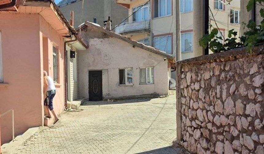 Gürültü tartışması kanlı bitti: Anne hayatını kaybetti, kızı ağır yaralandı