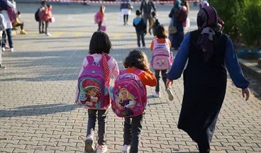 Veliler Dikkat!' “Ailemle Okul Yolu Programı” Ekim Ayında Farklı Etkinliklerle Devam Ediyor