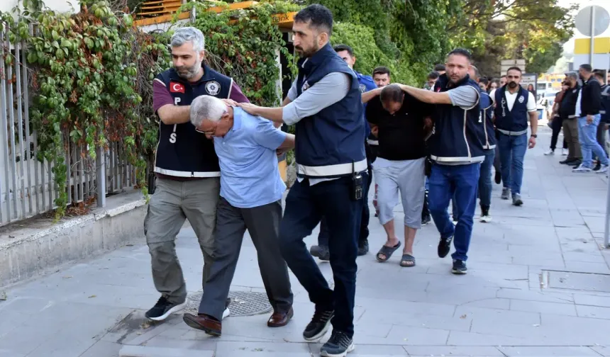 Cesedi parçalara bölüp, 10 yıl boyunca buzdolabında saklamışlar