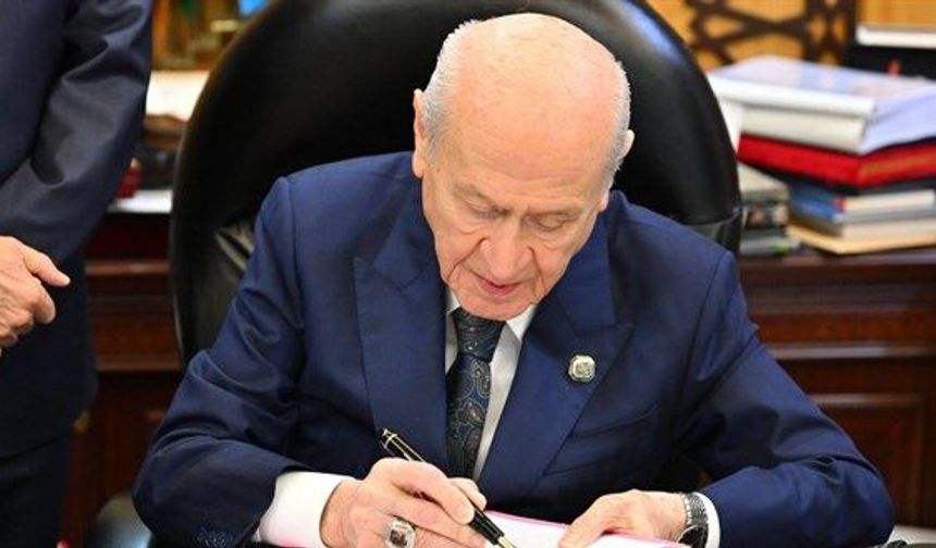 Bahçeli, Çerçeve Kanun Teklifini imzaladı