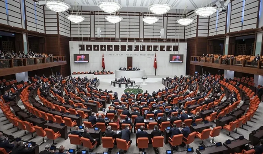 Meclis'te tarihi viraj: 12-15 maddelik çerçeve yasa teklifi imzaya sunuldu
