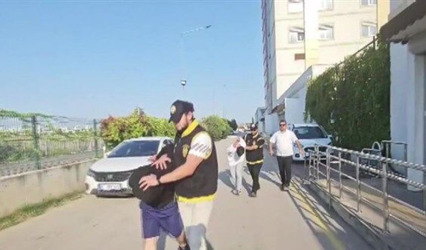 Bıçaklayıp öldürdüler evde oturmaya devam ettiler