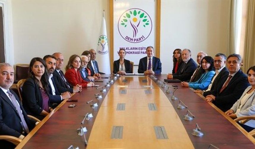 DEM Parti Heyeti, Çerçeve Kanun Teklifini TBMM'de İmzaladı