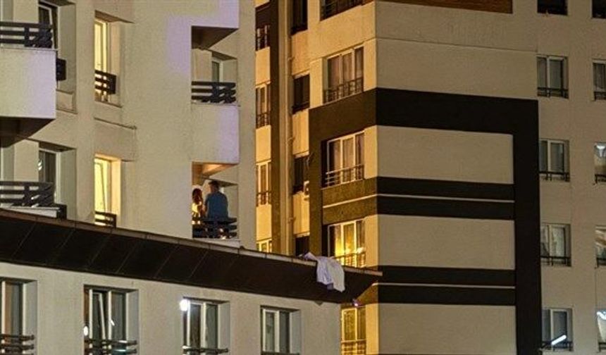 Genç kadını bıçakladıktan sonra aşağı atan zanlı, cinayeti çektiği video ile itiraf etmiş