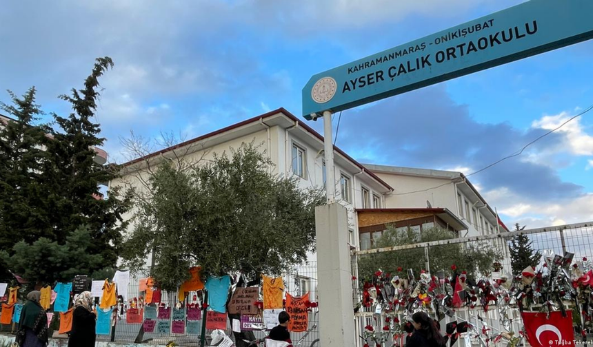 Okul kapılarında sıkı denetim: Çantalar aranacak ama uzmanlar başka bir tehlikeye işaret ediyor