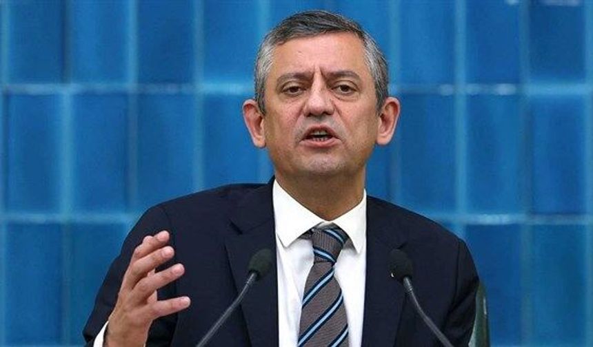 Özgür Özel'den rüşvet fezlekesi sorusuna yanıt: Varsayın ki para vermiştir, bunun neresi rüşvet?