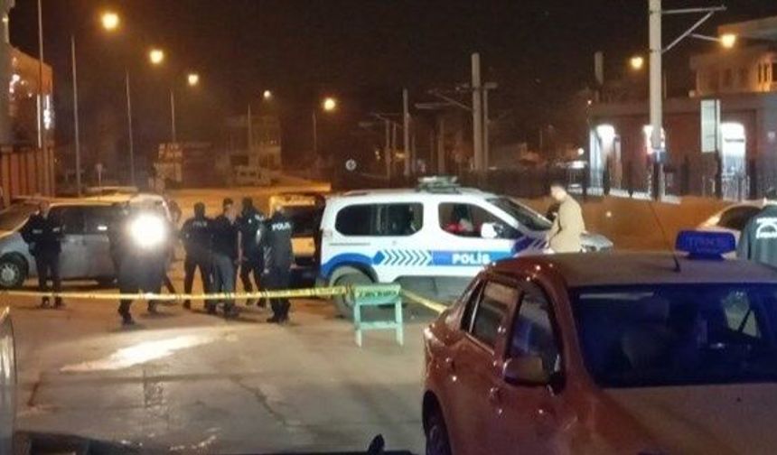 Polisi hedef alıp ateş etti silahı tutukluk yapınca hayatından oldu