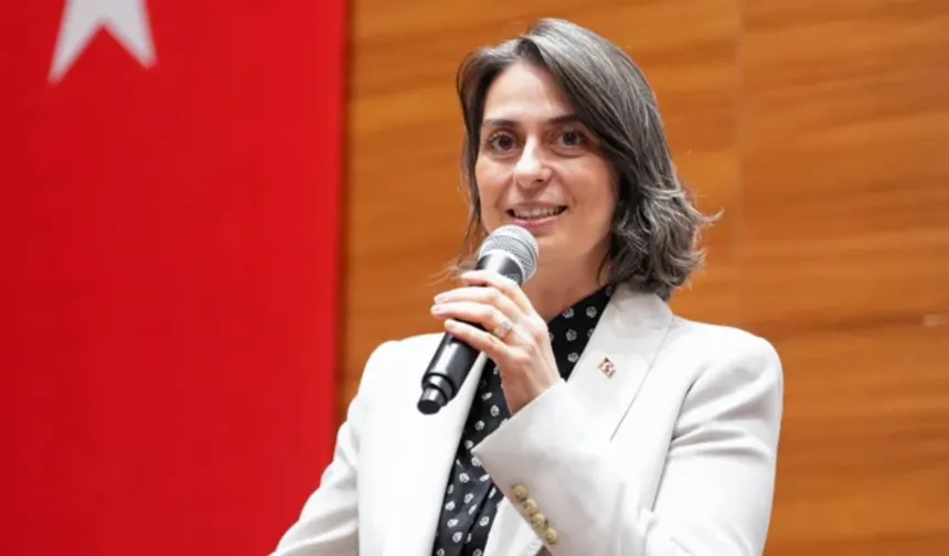Üsküdar Belediyesi Başkanı Sinem Dedetaş Görevinden Uzaklaştırıldı