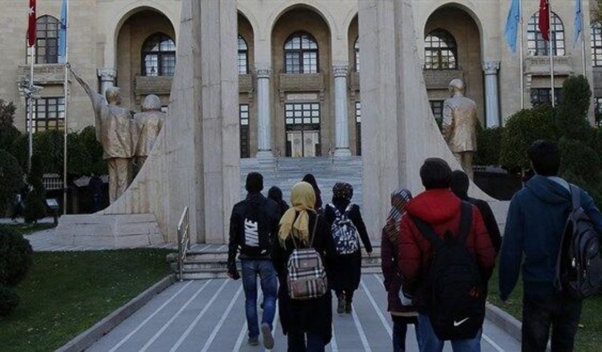 Yaklaşık 50 Bin Kişi Yeniden Üniversiteli Oldu