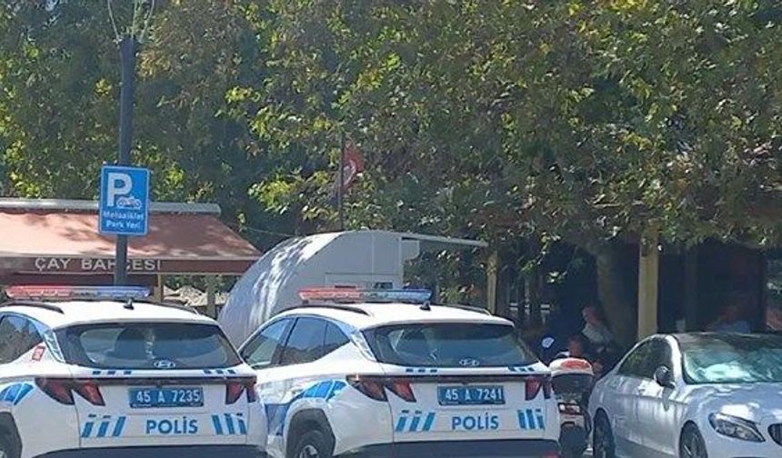 Çay bahçesi tuvaletine gizli kamera yerleştirmişler
