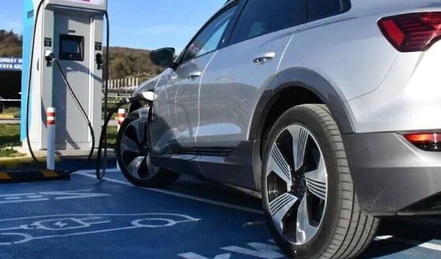 Trafikte elektrikli araç patlaması: Sayı 472 bini aştı