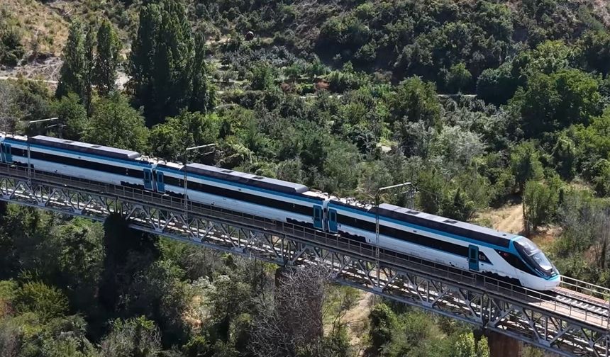Yerli ve milli hızlı tren raylara iniyor: Seri üretim resmen başladı