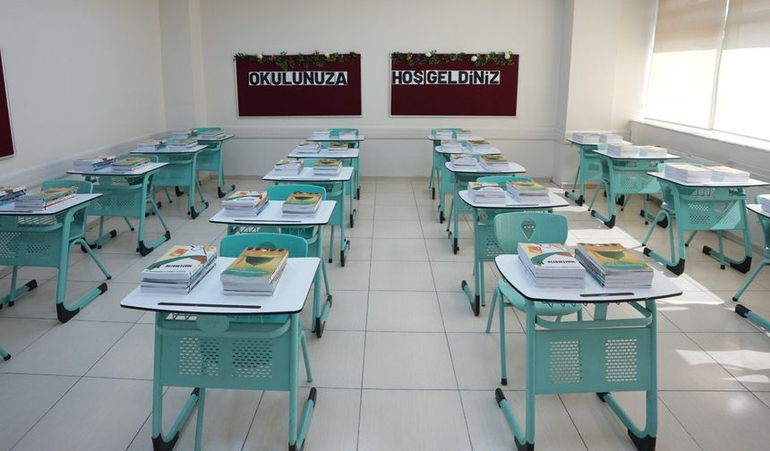 Tüm Veliler Merak Ediyor: MEB'de Ücretsiz Ders Kitapları Dağıtımları ile İlgili Yeni Gelişme!