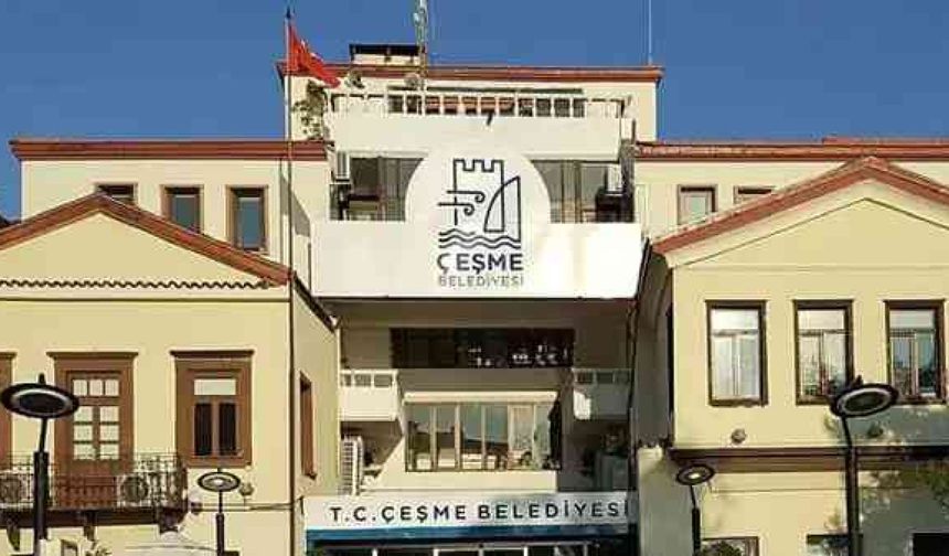 Çeşme Belediyesi'ne operasyon: Başkan yardımcısı ve müdürler gözaltında