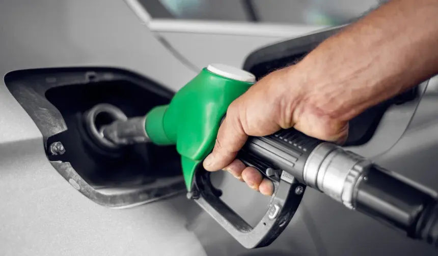 Sürücülere kötü haber: Motorin 100 TL sınırına dayanacak