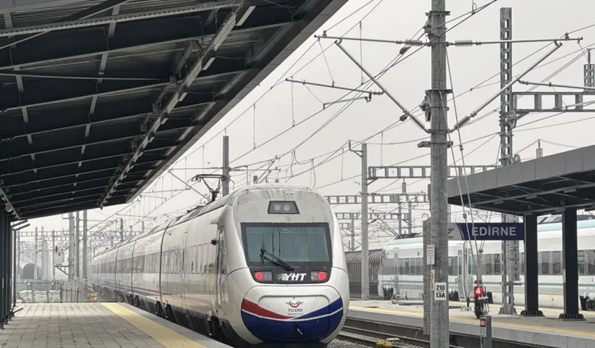 Hızlı tren seferleri başladı, yolculuk 54 dakikaya indi