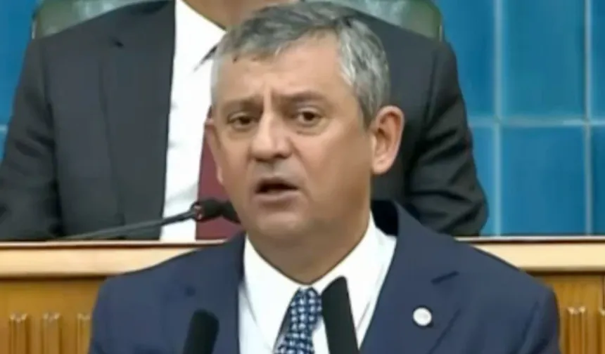 Özgür Özel'den Cemil Tugay'a sert sözler: "Namussuz" dedi