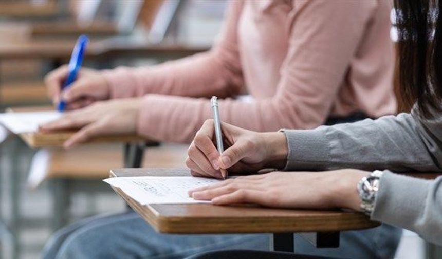 Üniversitelerde test sınavı dönemi tamamen kapanıyor mu?