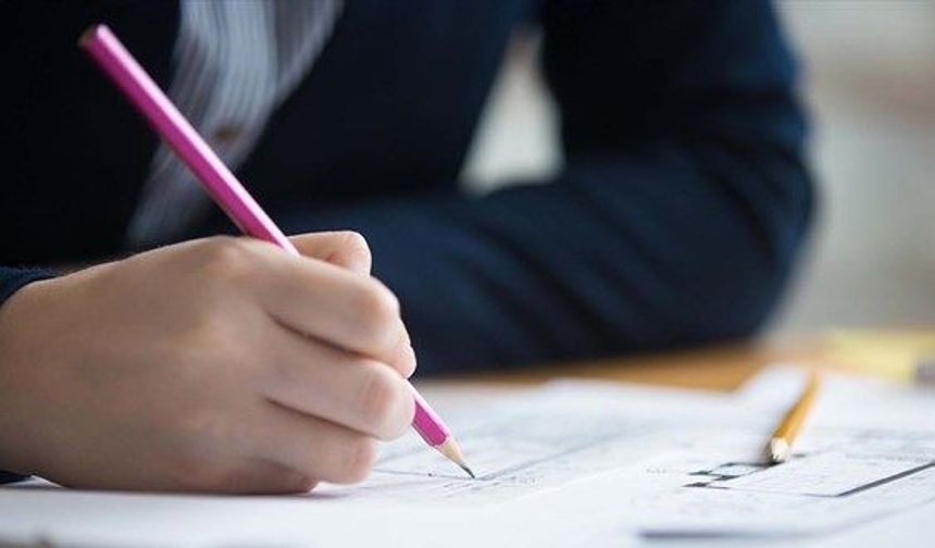 Ortak yazılı sınavlarda yeni dönem: Soruların yüzde 80'ini yapay zeka hazırlayacak
