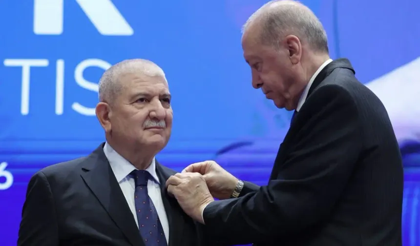 Erdoğan rozeti taktı, AK Parti’nin vekil sayısı 281’e çıktı
