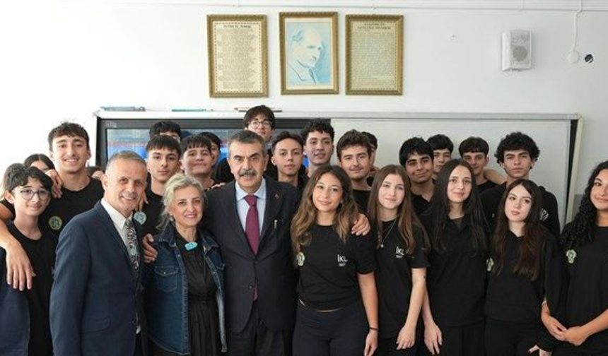 Bakan Tekin öğrencilerle buluştu: Meslek liseleri için yeni mesaj