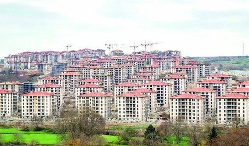 TOKİ’nin tamamladığı 3 bin 932 konutta teslimat yapılamıyor: Aileler bir yıldır bekliyor