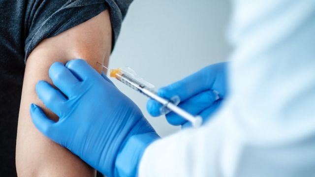 Delta ve MU gibi yeni varyantları ile gündemden düşmeyen koronavirüse karşı Pfizer ile birlikte aşı geliştiren BioNTech bir kez daha gündemde. Aşı ile ilgili çok konuşulacak bir açıklama geldi. Aylar sonra ortaya çıktı...