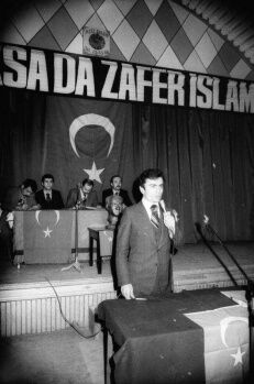 İlkeli duruşuyla dikkati çeken bir lider: Muhsin Yazıcıoğlu