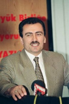 İlkeli duruşuyla dikkati çeken bir lider: Muhsin Yazıcıoğlu