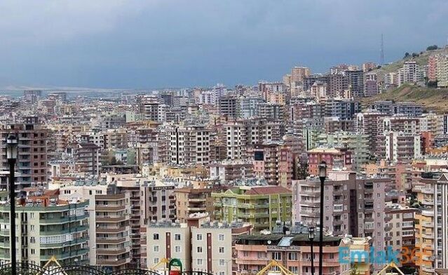 Bölge yatay tabakalı, tebeşirsi, killi kireçtaşından oluşurken, Merter ve Haznedar çevresindeki kireçtaşları için de erime boşluklarının olduğu vurgulanıyor.