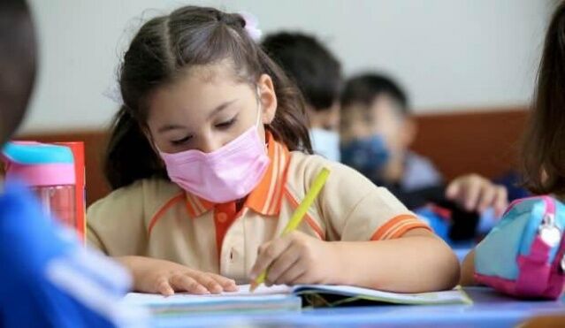 Öğrencilerimizin başvurularını 12-15 Ekim'de alacağız. Bu kurslarda Türkçe, matematik, fen bilimleri derslerine yönelik destekleme programları uygulanacak. Diğer taraftan her ay destek paketi yayımlayacağız. Buna ilave olarak 7, 8, 11 ve 12'nci sınıflarından isteyen öğrencilerimizi Türkçe, matematik, fen bilimleri derslerinden destekleyeceğiz."