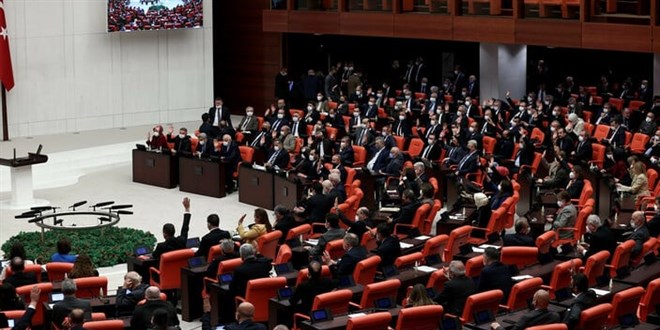 EYT Yasası Gündemde: Meclis Yarın Açılıyor

AK Parti Grup Başkanvekili Mustafa Elitaş, Meclis'in yarın açılacağını ve ilk gündem maddesinin EYT olduğunu açıkladı. Milyonlarca EYT'linin merakla beklediği bu açıklama, EYT'nin yasalaşıp yasalaşmayacağı konusundaki belirsizliği sona erdirdi.