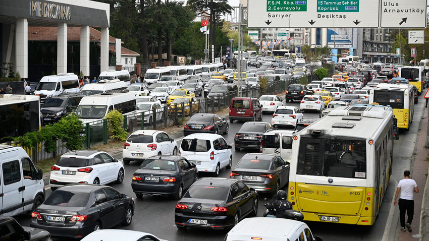 istanbulda-haftanin-ilk-gunu-trafik-yogunlugu-yasaniyor-ercf