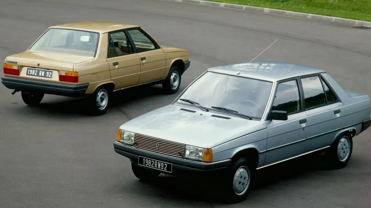 İlk kez 1981 yılında üretilen ve Avrupa'da Renault 9 olarak bilinen Broadway, 1982 yılında yılın otomobili ödülünü kazanmış ve 2000 yılına kadar üretimde kalmıştı.