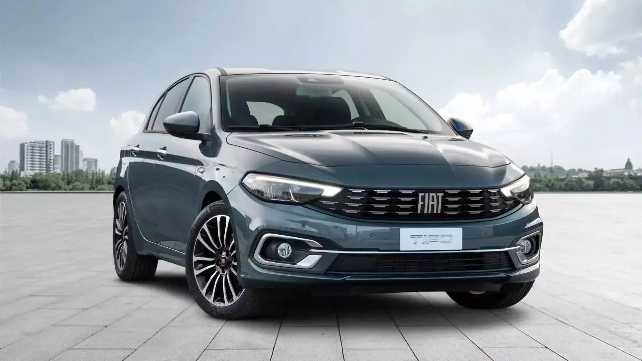 FIAT EGEA EASY İNDİRİMLİ FİYAT LİSTESİ Bu ay kampanya ile tanıtılan Fiat Egea Easy, indirimin 1 milyon TL’nin altına sarkıyor. İşte Fiat Egea Easy indirimli satış fiyatları: 1.4 Fire 95 HP Easy Manuel Benzinli: 969.900 TL 1.4 Fire 95 HP GSR Easy Manuel Benzinli: 1.009.900 TL 1.3 M.Jet 95 HP Easy Manuel Dizel: 1.143.900 TL  1.6 M.Jet 130 HP GSR Easy Manuel Dizel: 1.242.900 TL