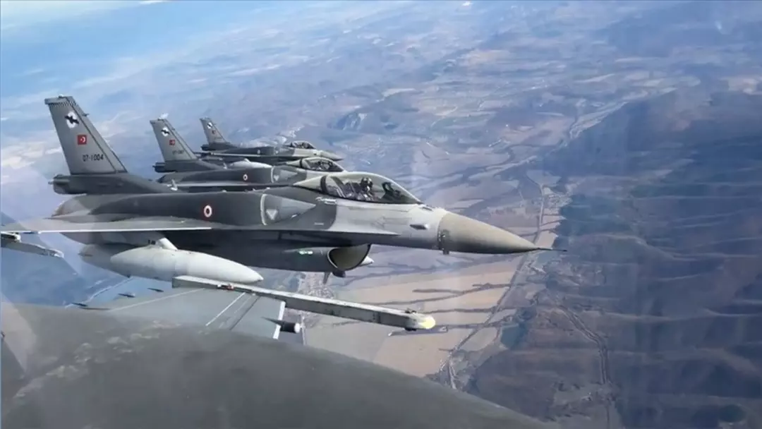 F 16 3