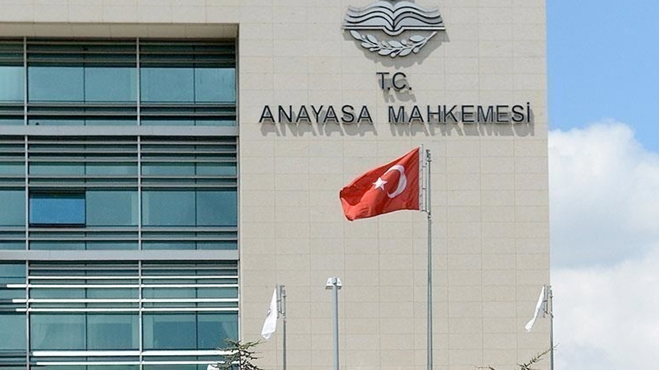 Anayasa Mahkemesinden Staj Açıklaması!