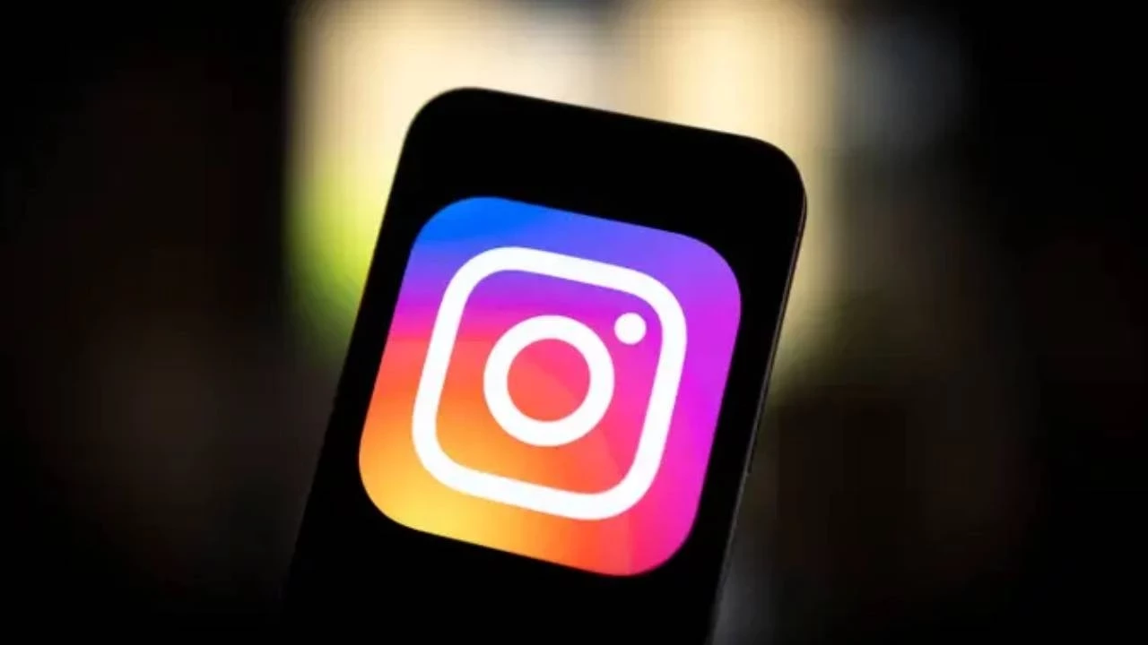 Instagram Canli Yayinlarina 16 Yas Siniri Bakan Uraloglundan Aciklama Uatz Cover-1