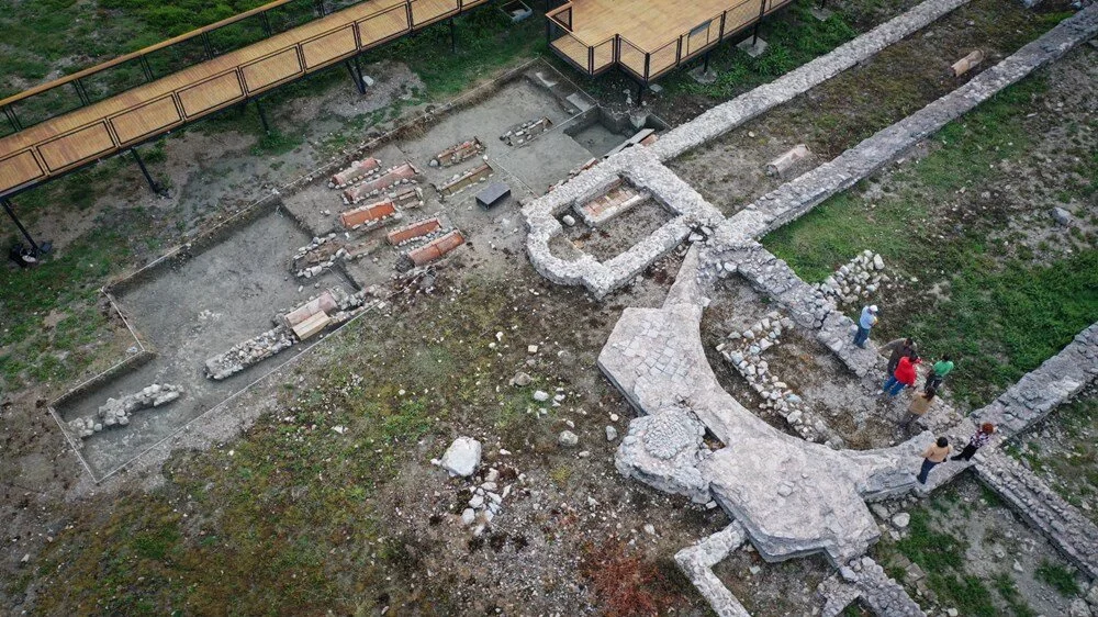 Iznik Papa 4