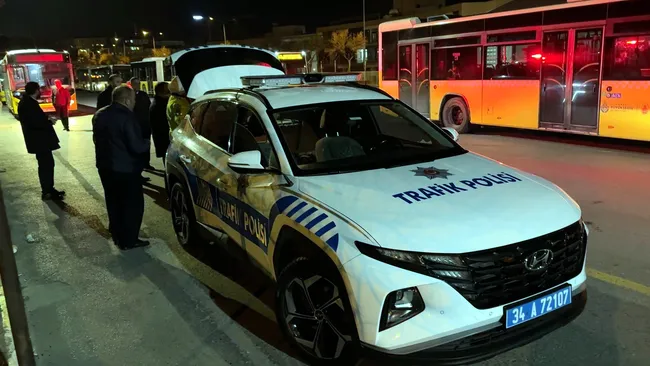 0X0 Son Dakika Iett Soforu 15 Promil Alkollu Cikti Durak Ve Guzergahi Karistirinca Yolcular Fark Etti 1773817585900